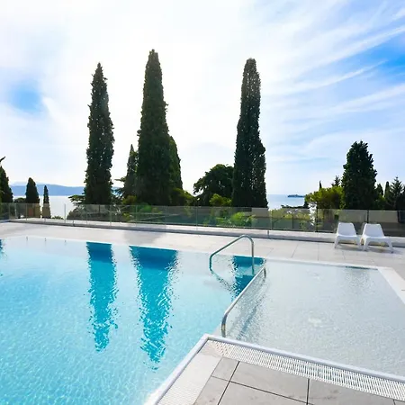 Apartment Diamante By Garda Gardone Riviera